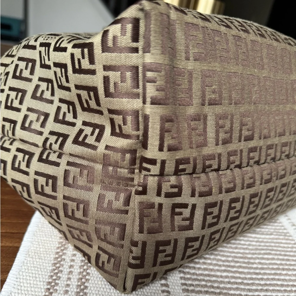 Fendi Signature Brown and Tan Tote - Picture 4 of 11